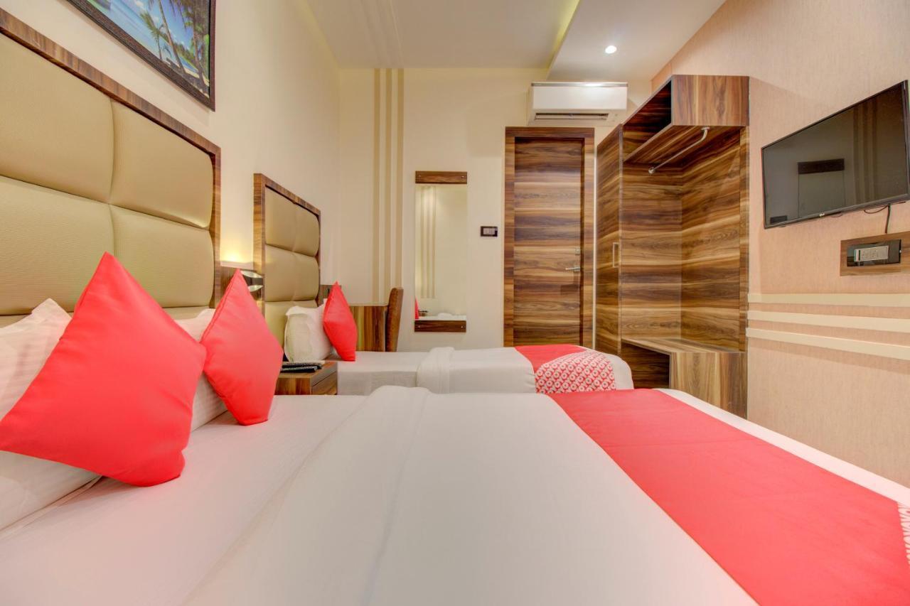Oyo 76180 Hotel Meriton Bombay Exterior foto