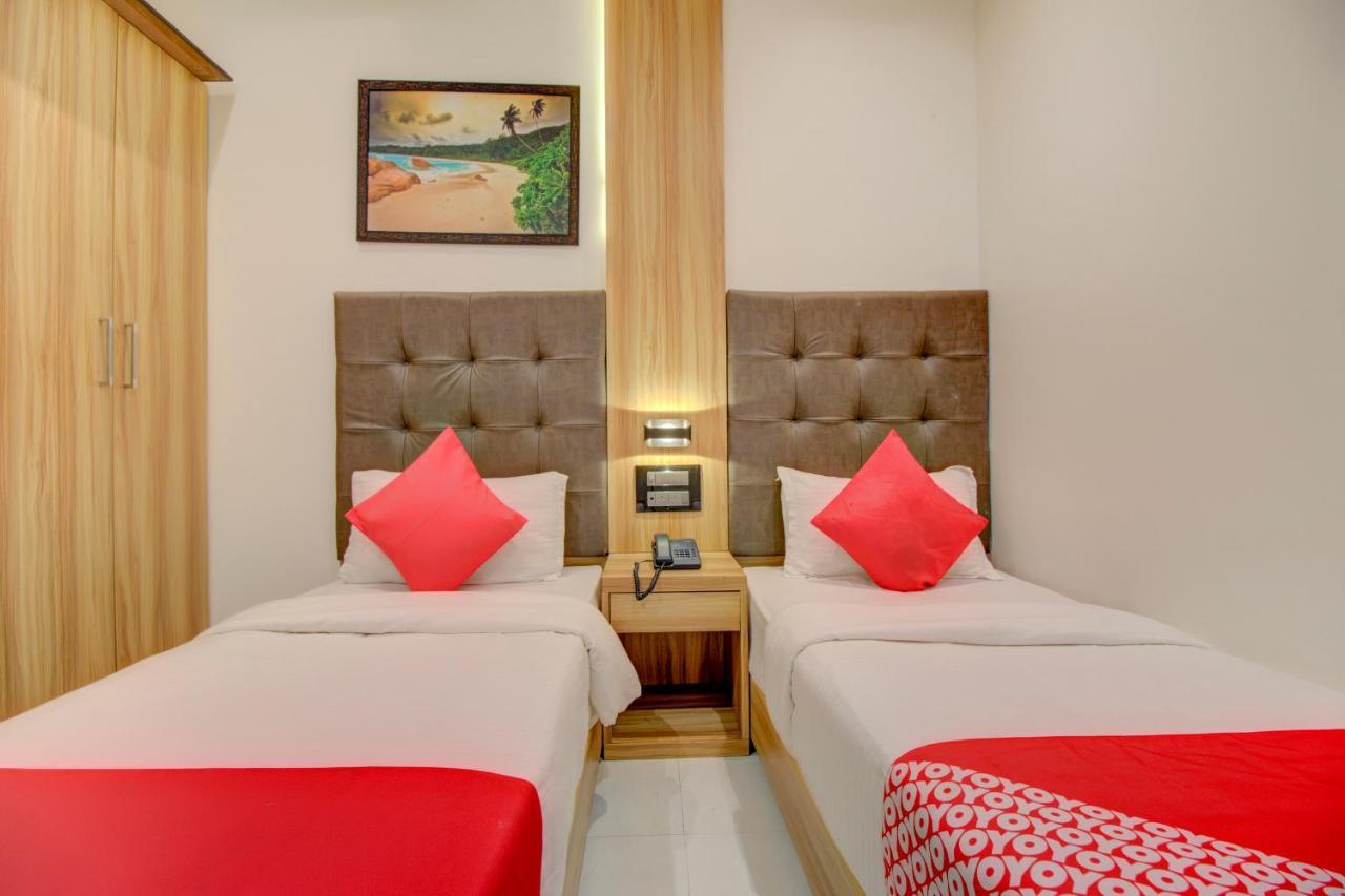 Oyo 76180 Hotel Meriton Bombay Exterior foto