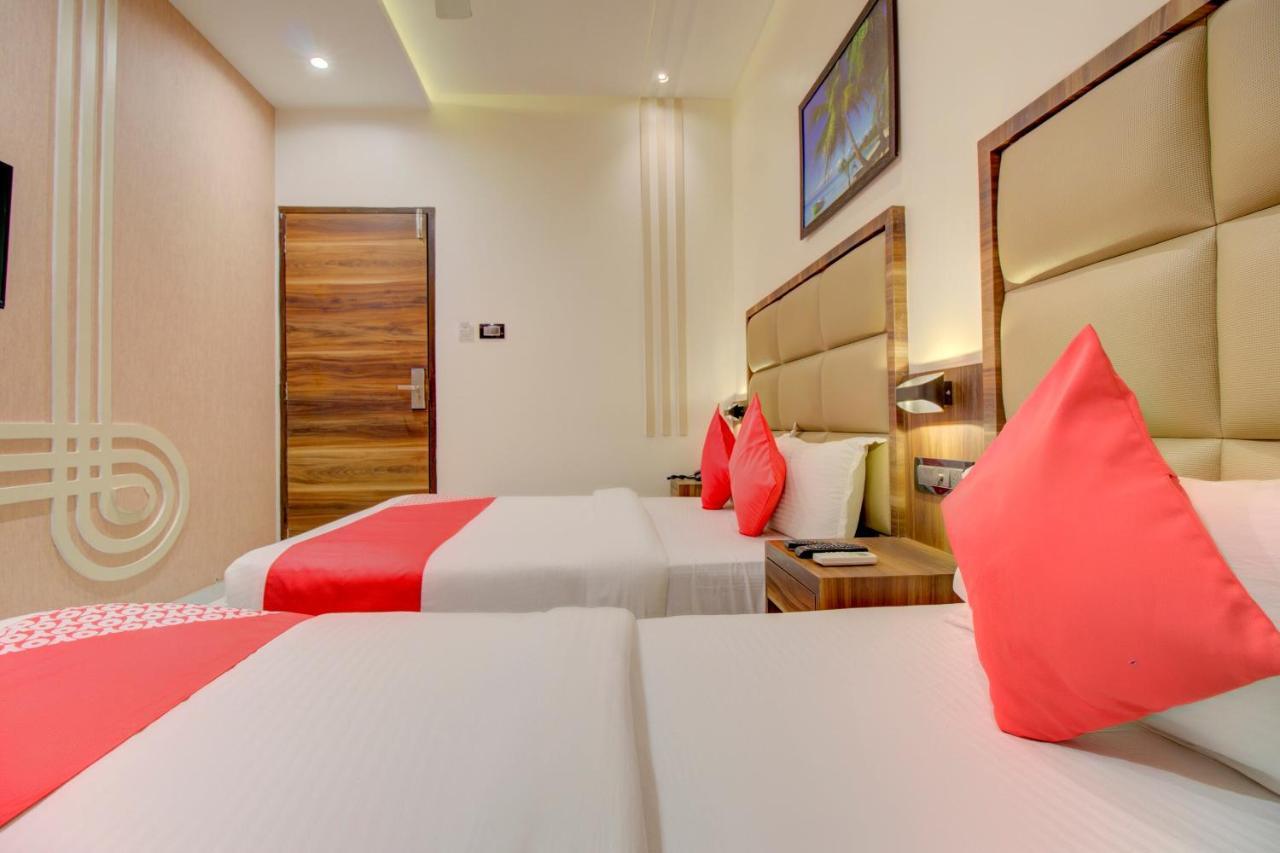 Oyo 76180 Hotel Meriton Bombay Exterior foto